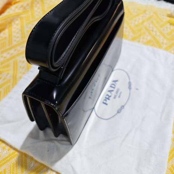 Prada Glossy Black Leather Shoulder Bag - Picture 3 of 5